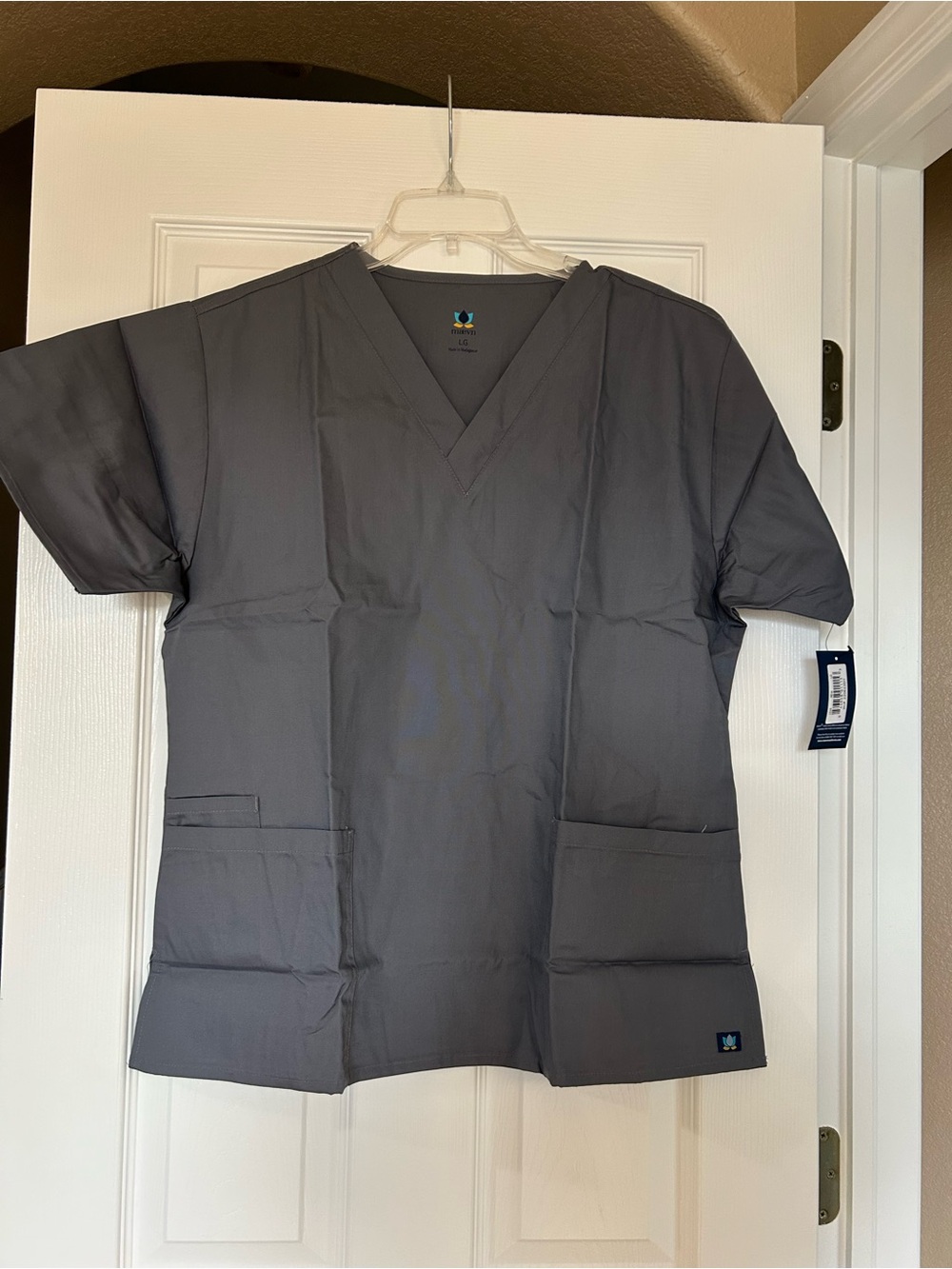 Maevn Women’s Gray V-Neck Scrub Top